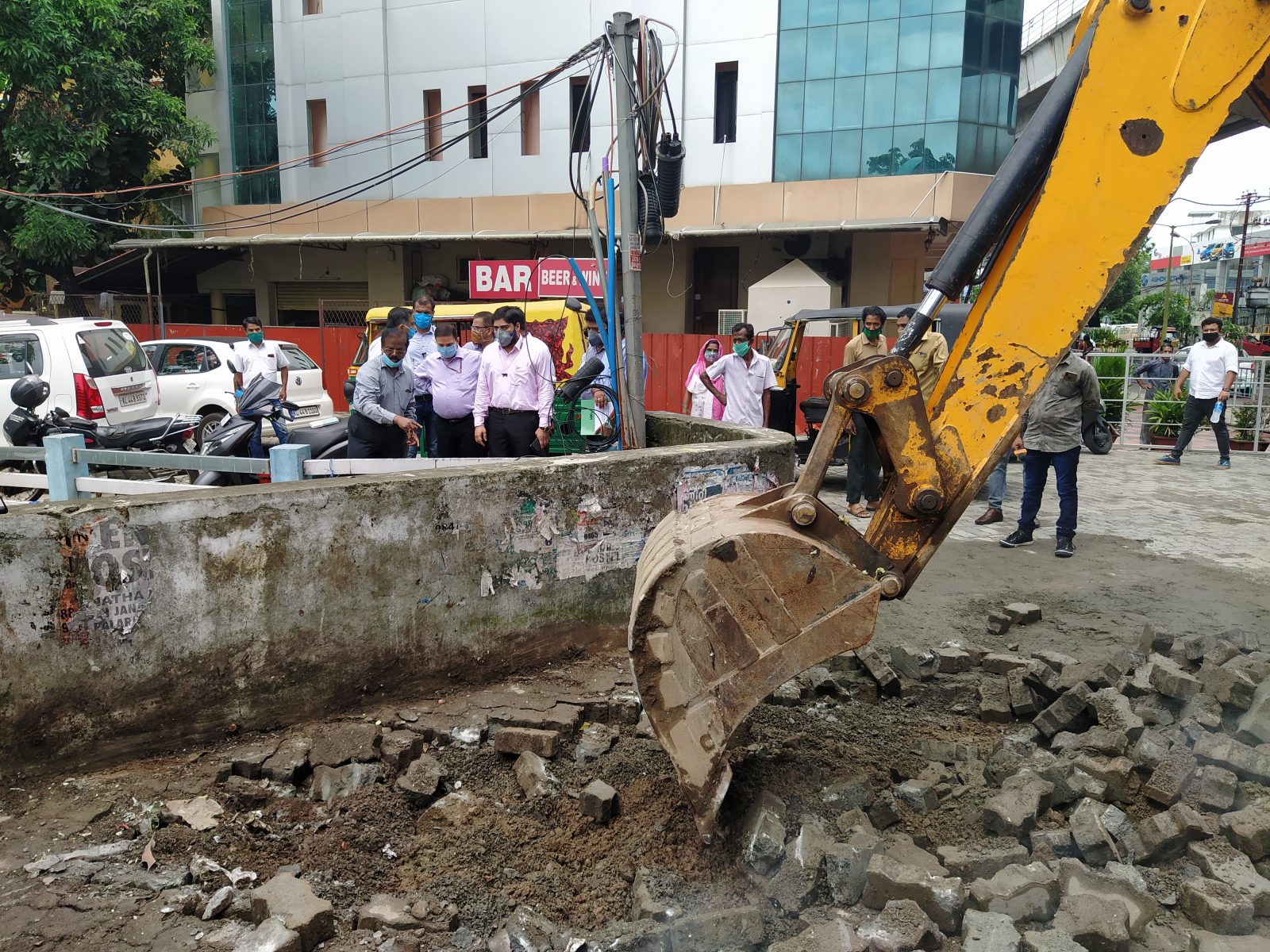 KMRL continues pre-monsoon construction - Discover Kochi